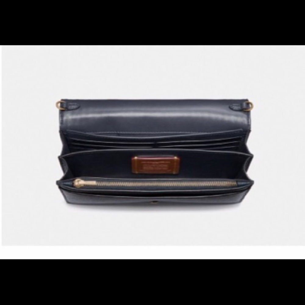 COACH Crossbody purse - Picture 3 of 4